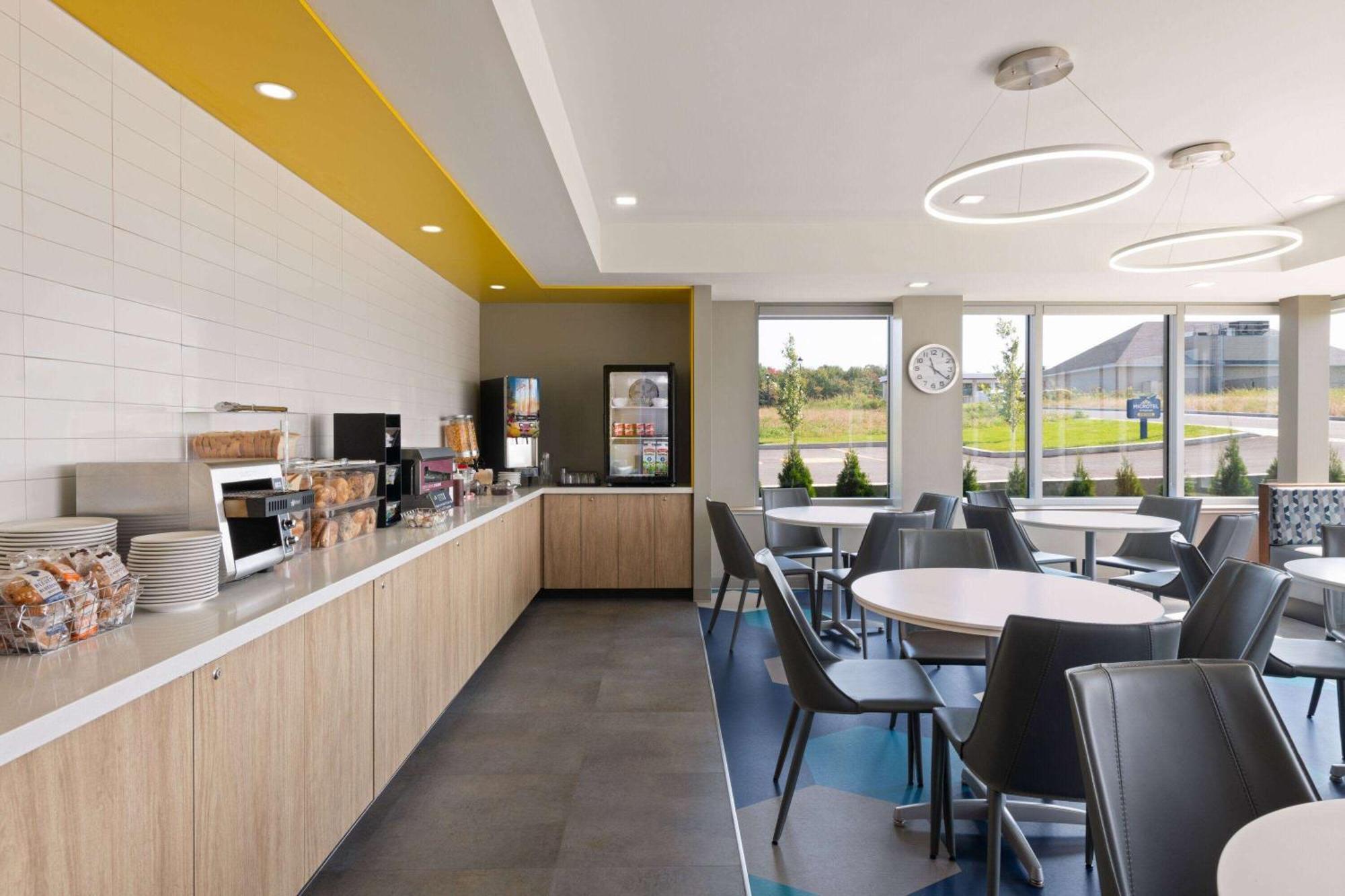 Microtel Inn & Suites By Wyndham Lachute Zewnętrze zdjęcie