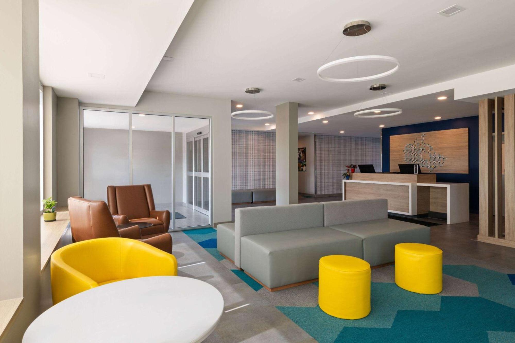 Microtel Inn & Suites By Wyndham Lachute Zewnętrze zdjęcie